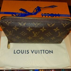 Louis Vuitton Zippy Wallet